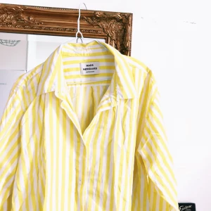  - Fin tunn skjorta från det danska klädmärket Mads Nørgaard. 