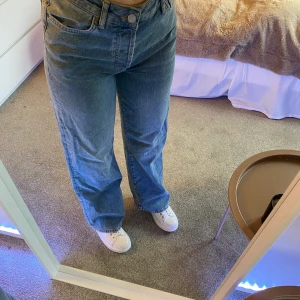 Loose jeans  - Nästan helt nya! Sitter as bra & perfekt längd! 