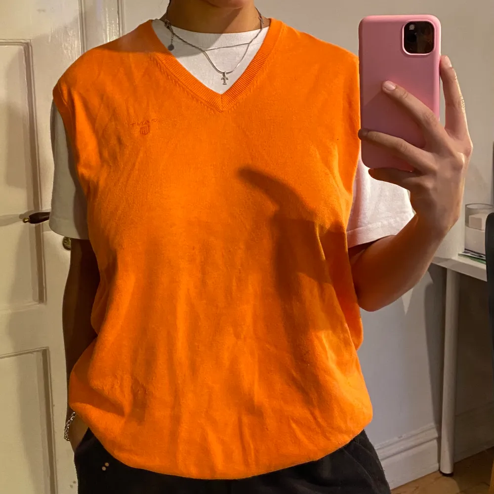 Orange overshirt från gant som passar mig som är strl S/M❤️ . Tröjor & Koftor.