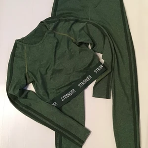 Stronger set i stl Xs i tights och S i top - Fint skick och säljes som set med tighs och top