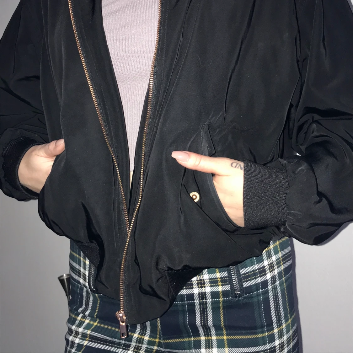 Tunn bomberjacka, monki - 90