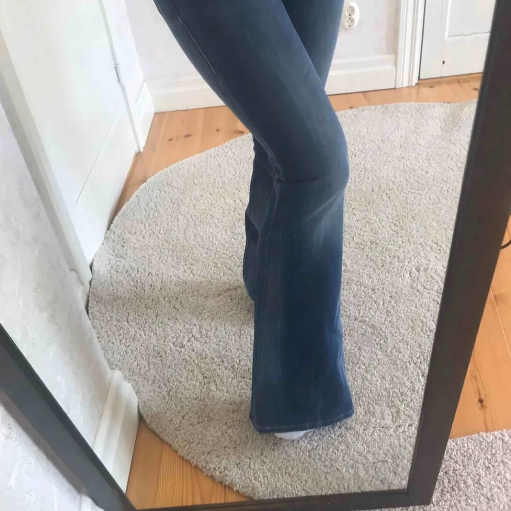 Bootcut jeans från Diesel (som nya)🥰. Jeans & Byxor.