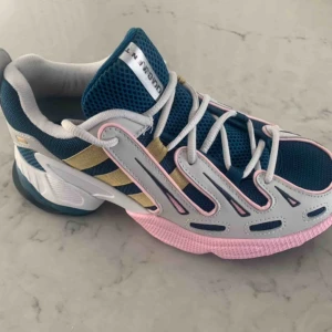  - Nya och helt oanvända Adidas EQT Gazelle. Säljer pga fel storlek. 