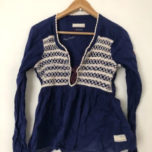 Blus - Långärmad blus odd Molly, knappt använd