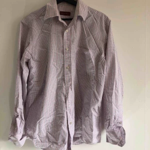  - Färgglad skjorta ⚜️ kan mötas upp i Jönköping annars står köparen för frakten