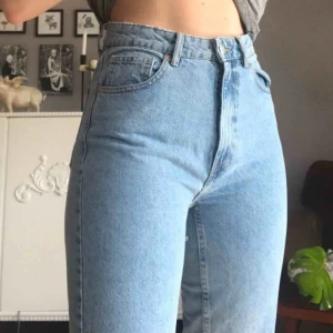  - Säljer motvilligt dessa momjeans pga rensning i garderoben, använda endast 1 gång