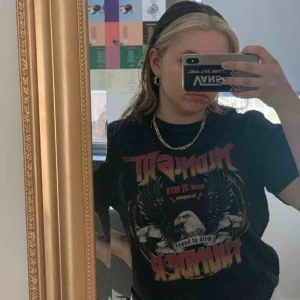  - Skön rock t-shirt 💕 fri frakt 