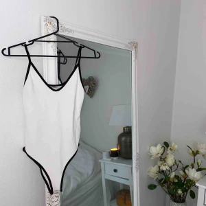 Zara body - Frakt ingår ej! Kan köpas vid svart body för 100kr | knappt använd