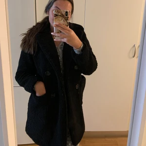 Teddy kappa  - Kappa från Zalando, storlek 38. Frakt tillkommer! Kan mötas i Uppsala 