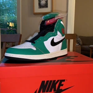 Jordan 1 high og lucky green - Vunna på sns raffle. Pris kan sänkas vid snabb affär