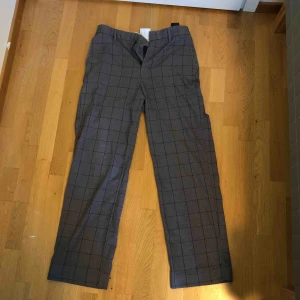  - Snygga byxor från weekday