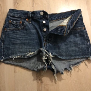 Levis shorts - Shorts från Levis, superfin färg! 