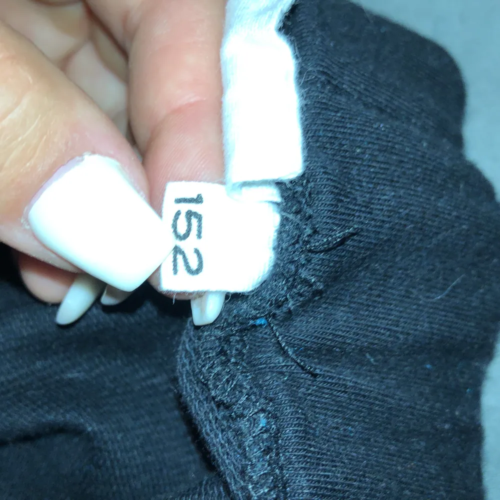  Säljer dessa fina tights  bootcut använd ca två gånger mycket bra skick❤️. Jeans & Byxor.