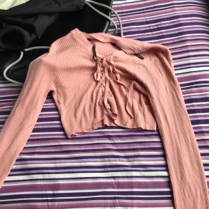 Jätte fin/söt tröja  - Skriv till mig ifall ni vill ha bilder där jag har på mig den eller vid andra frågor :)