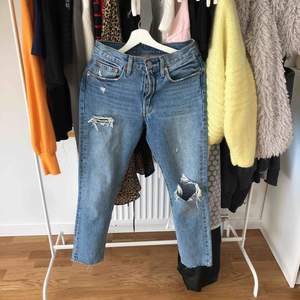 501 Levis jeans i sjukt bra skick! Köptes för ett halvår sedan i USA, men har sällan används Frakt tillkommer eller möts upp i centrala Stockholm!🤜🏼