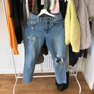 Levis jeans 501 - 501 Levis jeans i sjukt bra skick! Köptes för ett halvår sedan i USA, men har sällan används Frakt tillkommer eller möts upp i centrala Stockholm!🤜🏼