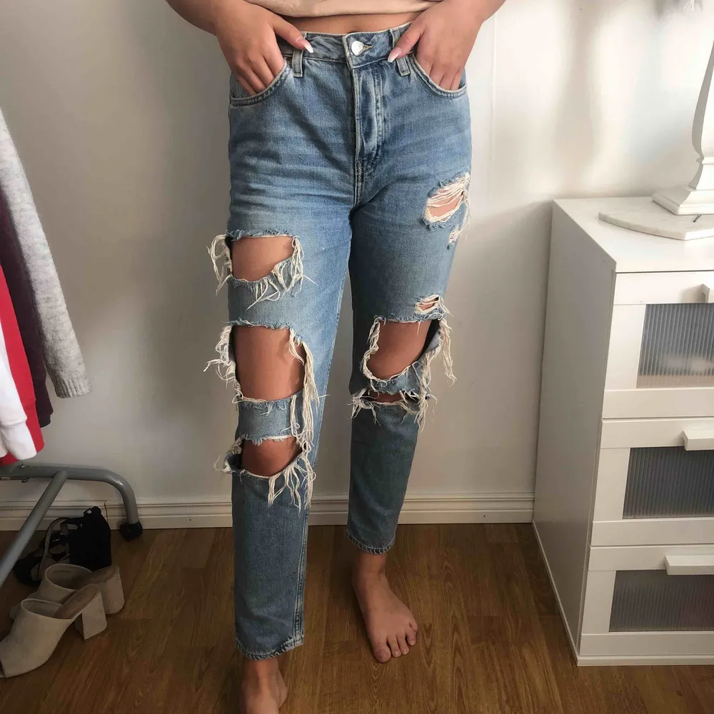 Boyfriend byxor från topshop sitter bra på en s även xs. Köparen står för frakten . Jeans & Byxor.