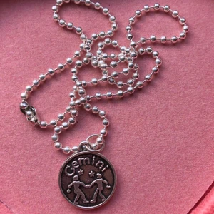 ”Gemini” ballchain halsband 🌟 - 60kr! frakten ingår i priset 👼 finns även i de flesta andra stjärntecken!!