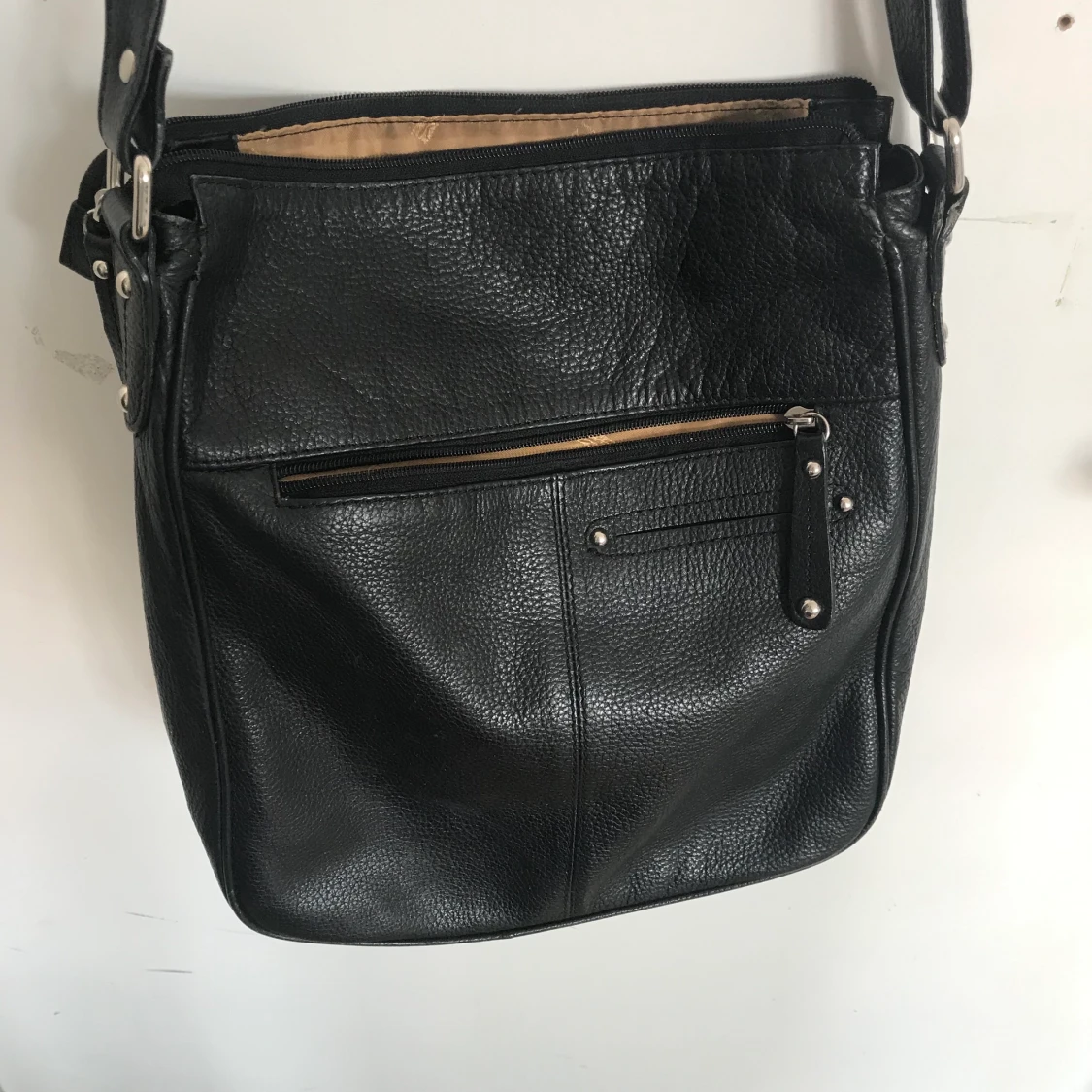 Svart axelväska  - 90