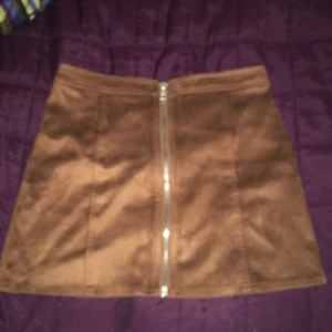  - Brun mockakjol från forever 21