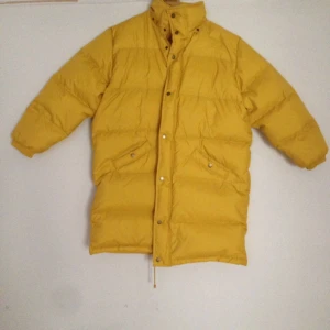  - OBS! Den är väldigt lång, rock-liknande modell. 