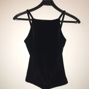  - Linne i sammet ✨ postas eller hämtas i Kärrtorp 