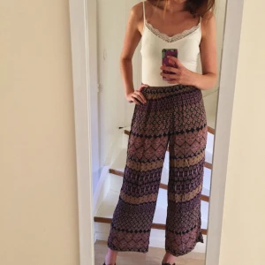  - Världens skönaste och luftigaste byxor. Perfekta backpacking-byxorna i min mening då de torkar jättefort, är svala och tar minimal plats i ryggsäcken 🌊