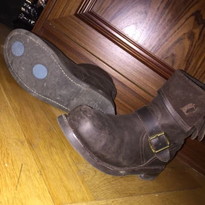  - Säljer ett par PrimeBoots nu för jag inte använder dom dom är i bra skick och är i storlek 37