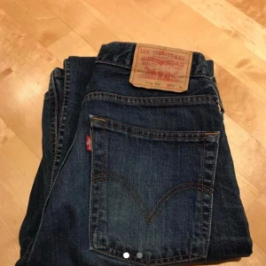  - Levi’s herr jeans. Väldigt fina, sparsamt använda.