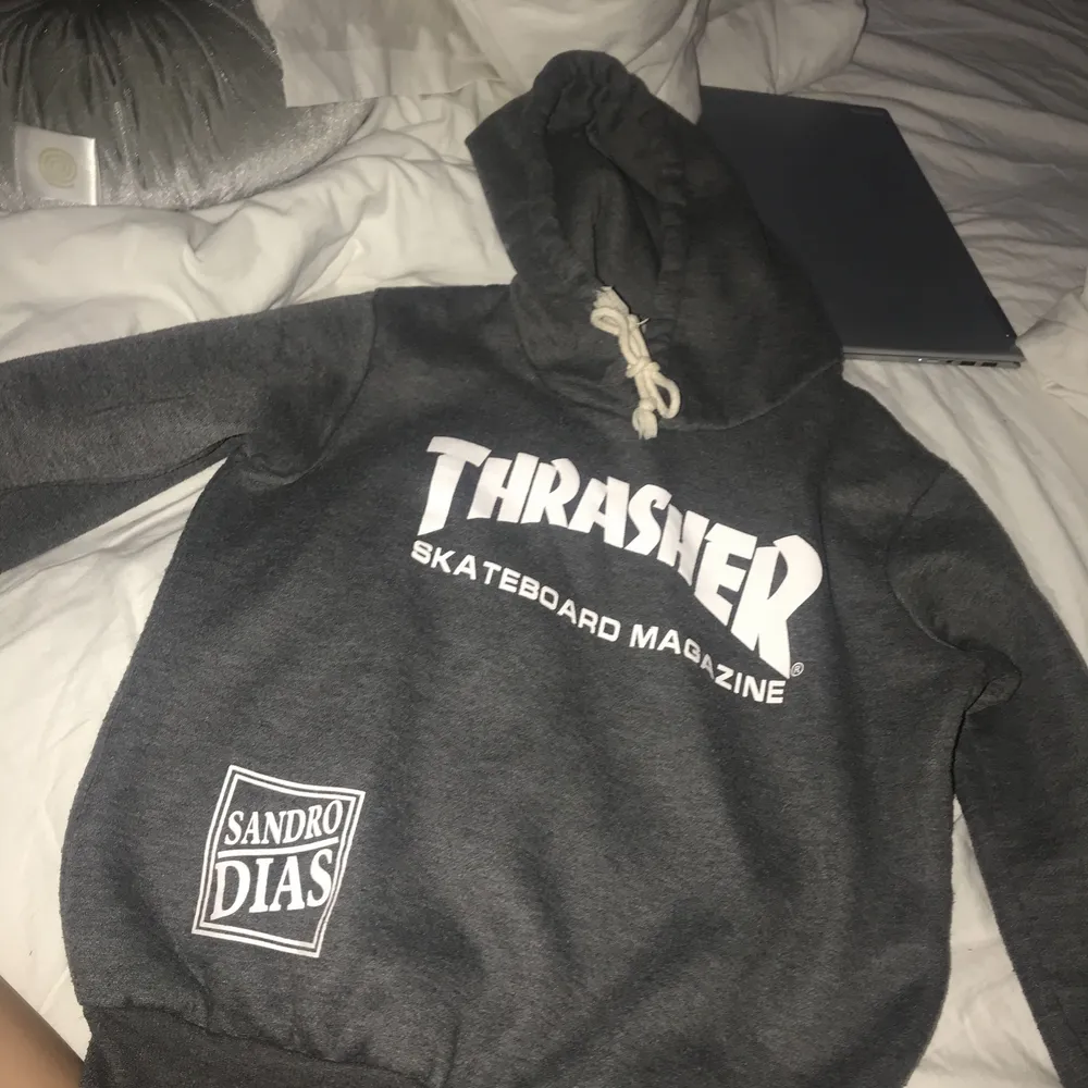 Thrasher X sandro dias kopte av en for 400kr for ett tag sen och dom sa den var akta ar inte saker for den har inga lappar eller sa Sparsamt