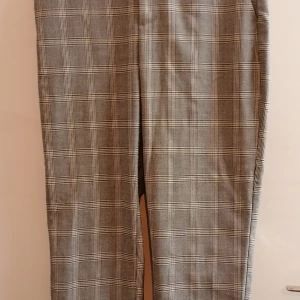 Byxor  - Fina byxor strl. 38