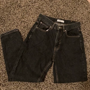 Mom jeans  - Mom jeans som slutar vid ankeln. Aldrig använda, endast borttagen prislapp. 