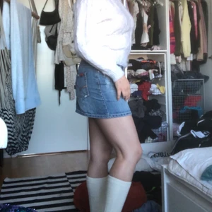 Söt jeanskjol  - Supergullig jeanskjol från Vila i stl M. Fin både som hög och lågmidjad💗💗💗