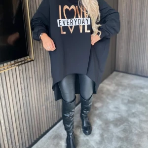 Tunika - tröja  - Helt nya tunika - tröja 