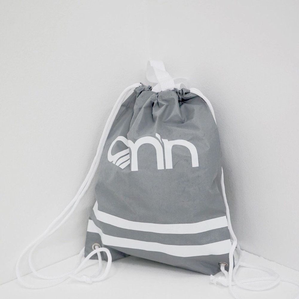 Reflective gymbag från Aim’n. Oanvänd.. Väskor.