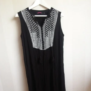  - Klänning från Indiska i storlek L