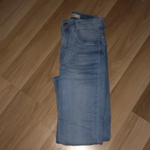 Gina jeans  - Skinny jeans från Gina tricot, storlek s 