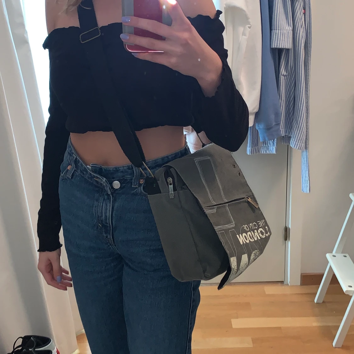 Axelväska från London - 90