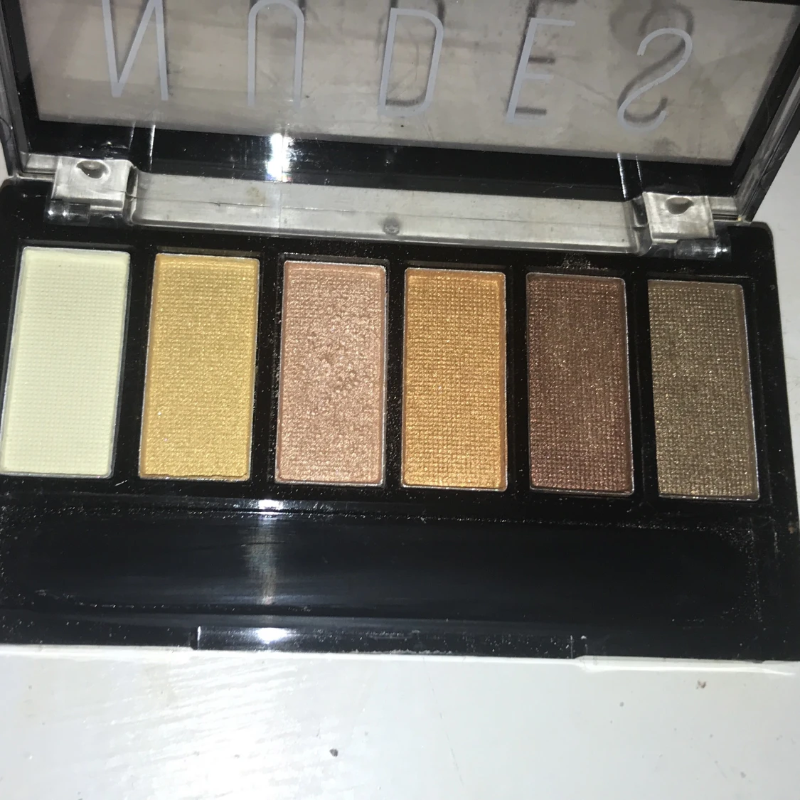 Nude ögonskuggs pallet från millenials! Helt oöppnad  - 90