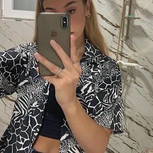 Skjorta - Skjorta med djurprint