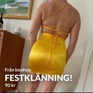 Festklnning från Boohoo - Tight kort festklänning från Boohoo stl S liten i storlek 