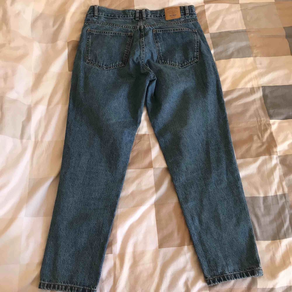 Hög midjas Mom jeans.  Har haft på mig de ett par gånger men de är i en jätte bra skick! . Jeans & Byxor.