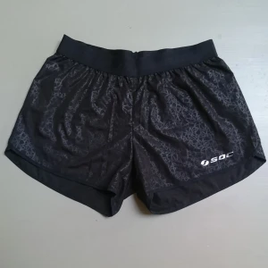  - Helt oanvända träningsshort från SOC! Skitsnygga med tighta short under ✨