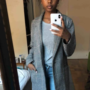  - Fin höstjackan från H&M. Varm och skön. Perfekt till hösten/vintern