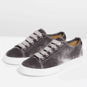 Jigsaw  - Supersnygga skor från jigsaw, köpta i London för 2000kr. Köparen står för frakt 