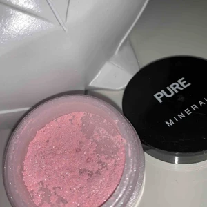  - Helt oanvänd, endast öppnad. Jättefin lös rosa highlighter från Pure Minerals