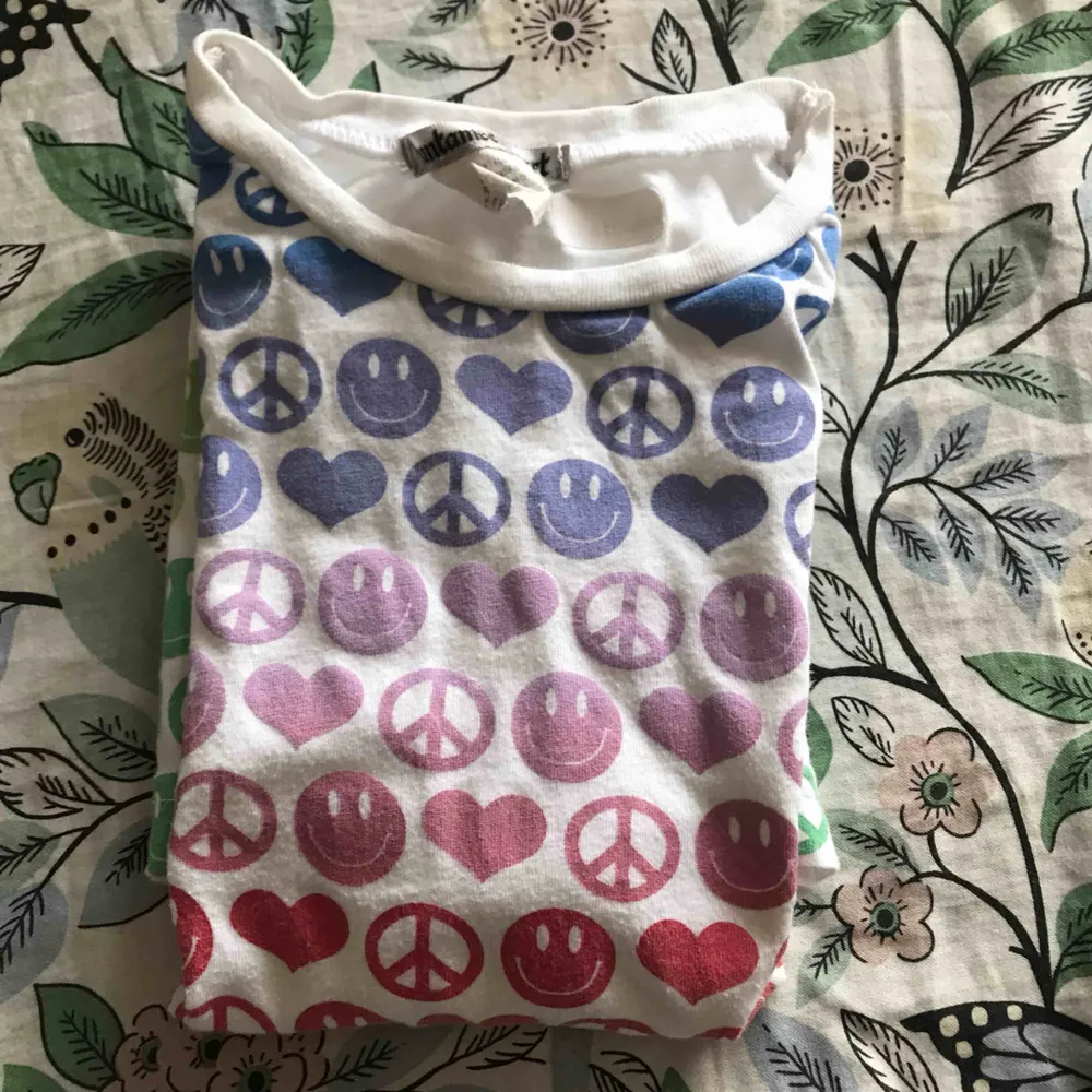 Love and smile and peace.  Happy T-shirt. // pride . T-shirts.