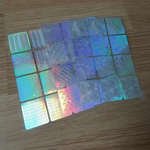  - Stenciler man sätter på naglarna när man ska måla så blir det olika mönster