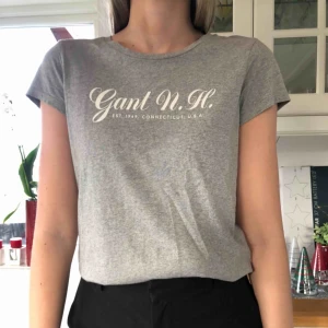  - T-shirt från Gant. Köparen står för frakt🥰