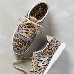  - New Balance 420 ”Tokyo”. Så cool sneakers som tyvärr inte kommer till användning så ofta som dem borde. Fått så många komplimanger för dessa varje gång jag burit dem. 